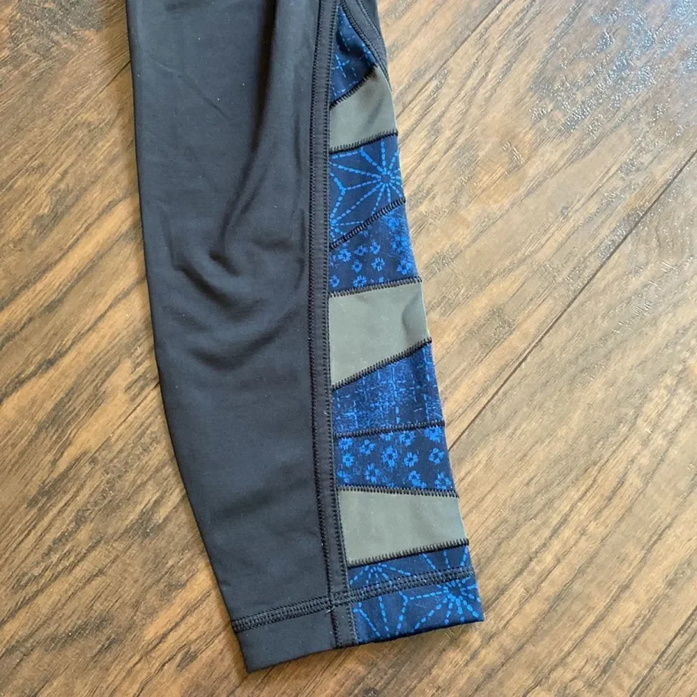 Lululemon Black with Blue accents Leggings - Size 6